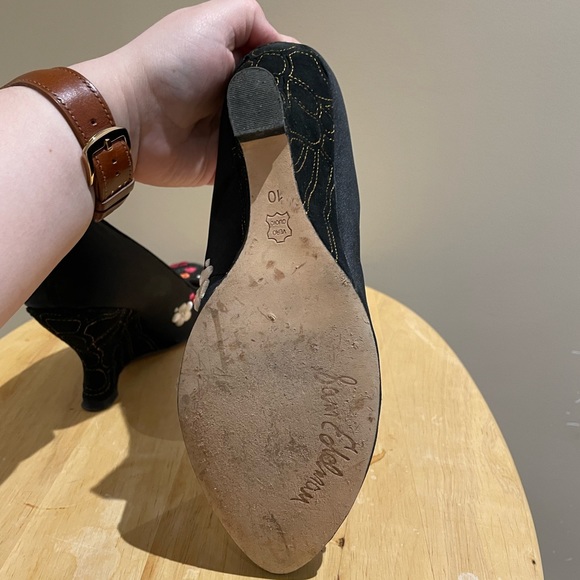 Unique floral embroidered satin wedges by Sam Edelman - Picture 2 of 4